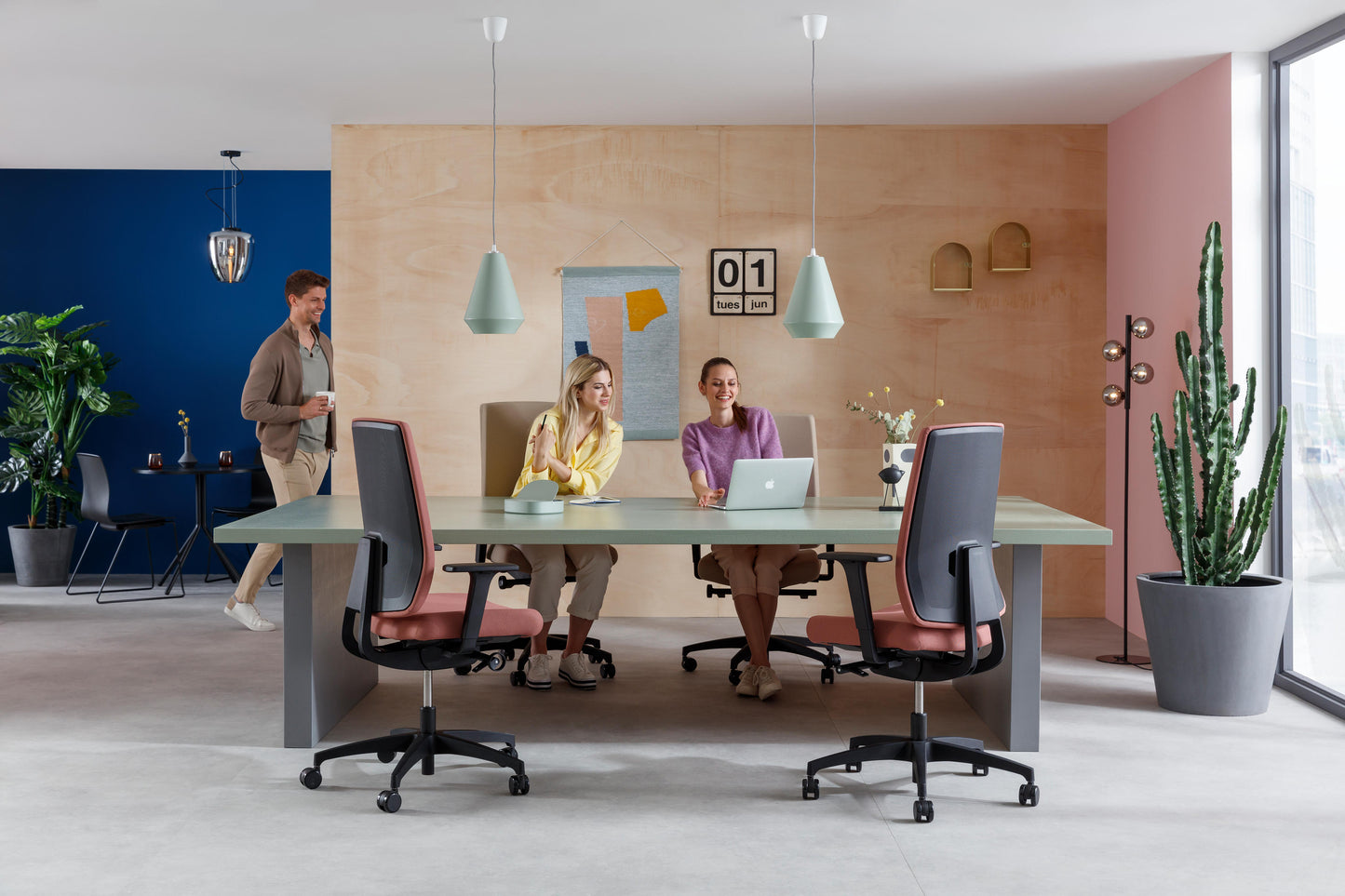 Indeed Mesh Counter Chair with Arms