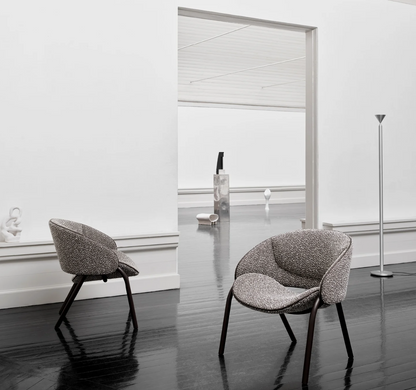 Folium Lounge Chair with Leather Pipping