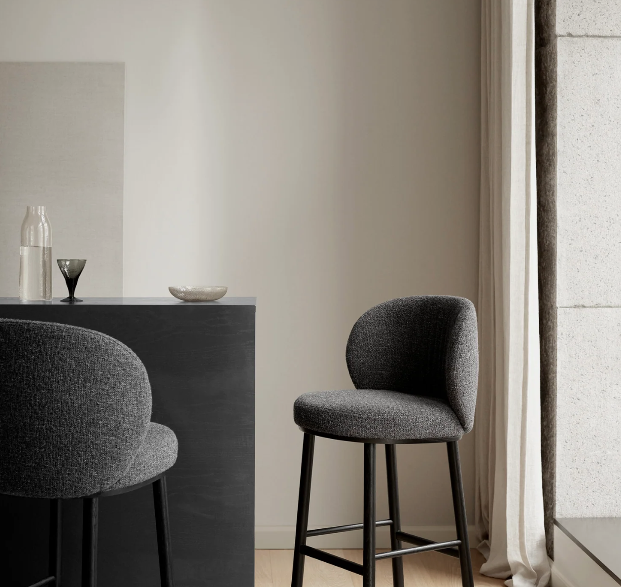 Ovata Bar Stool